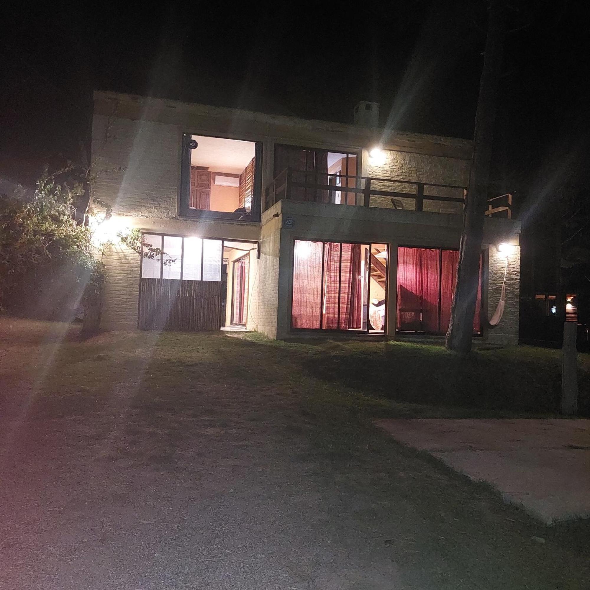 Casa Amarilla Con Jacuzzi Villa Punta del Diablo Exterior foto